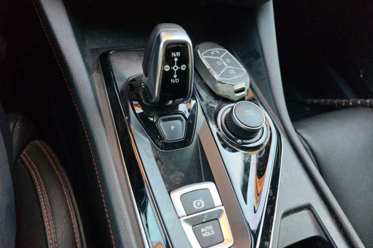 Used Lynk & Co 03 2019 1.5TD DCT JingPro Edition China VI Standard Gear Lever