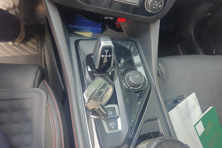 Used Lynk & Co 03 2019 2.0TD Automatic Trend Edition Gear Lever