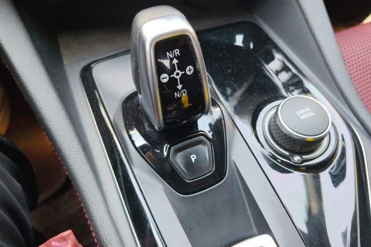 Used Lynk & Co 03 2019 2.0TD Automatic Jing Pro Edition Gear Lever