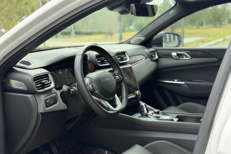 Used Lynk & Co 03 2019 1.5TD DCT JingPro Edition China VI Standard Interior 9