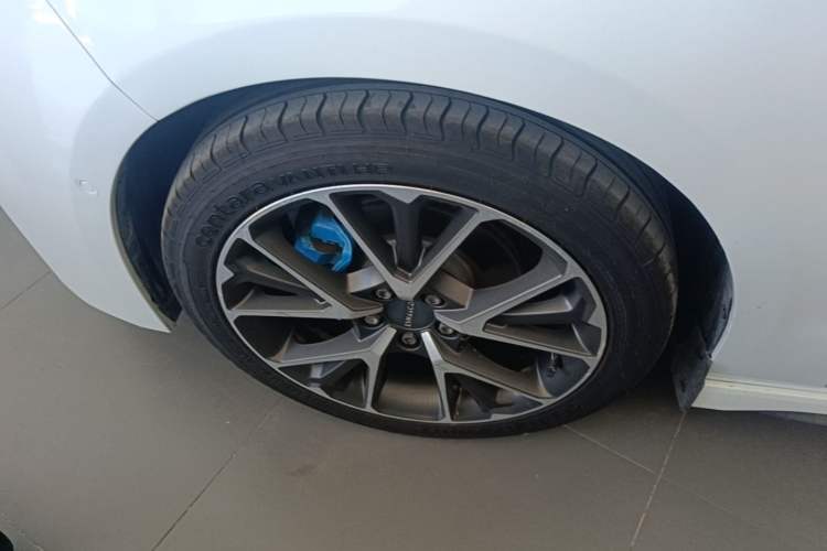 Used Lynk & Co 03 2019 1.5TD DCT JingPro Edition China VI Standard Left Front Wheel Hub