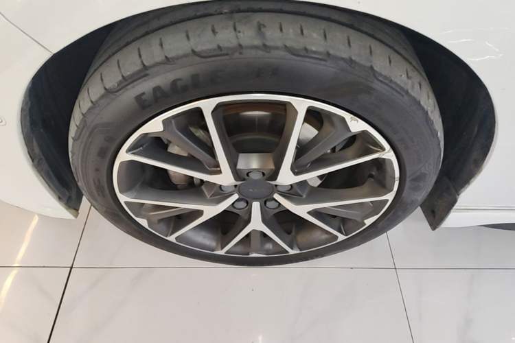 Used Lynk & Co 03 2019 2.0TD Automatic Jing Pro Edition Left Front Wheel Hub