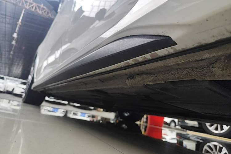 Used Lynk & Co 03 2019 1.5TD DCT JingPro Edition China VI Standard Left Side Sill