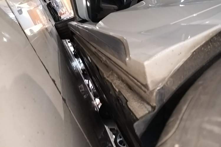 Used Lynk & Co 03 2019 2.0TD Automatic Jing Pro Edition Left Side Sill
