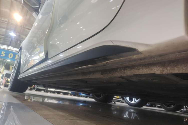 Used Lynk & Co 03 2019 1.5TD DCT JingPro Edition China VI Standard Left Side Sill
