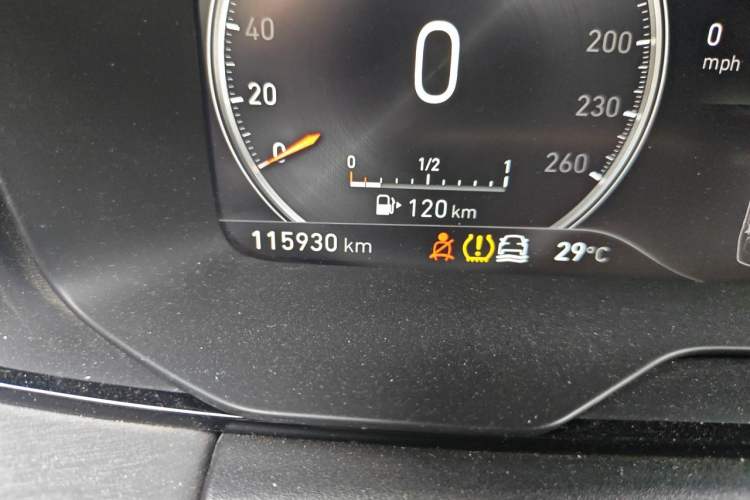 Used Lynk & Co 03 2019 1.5TD DCT JingPro Edition China VI Standard Odometer Close Up