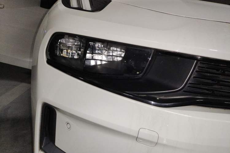 Used Lynk & Co 03 2019 1.5TD DCT JingPro Edition China VI Standard Right Front Headlight