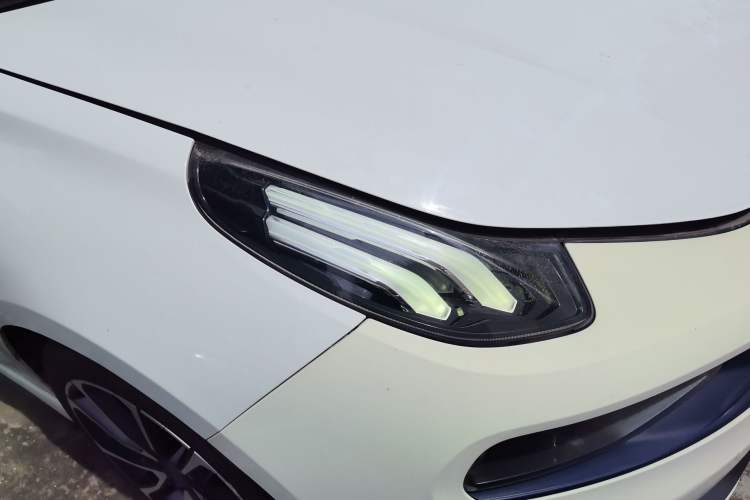 Used Lynk & Co 03 2019 2.0TD Automatic Trend Edition Right Front Headlight