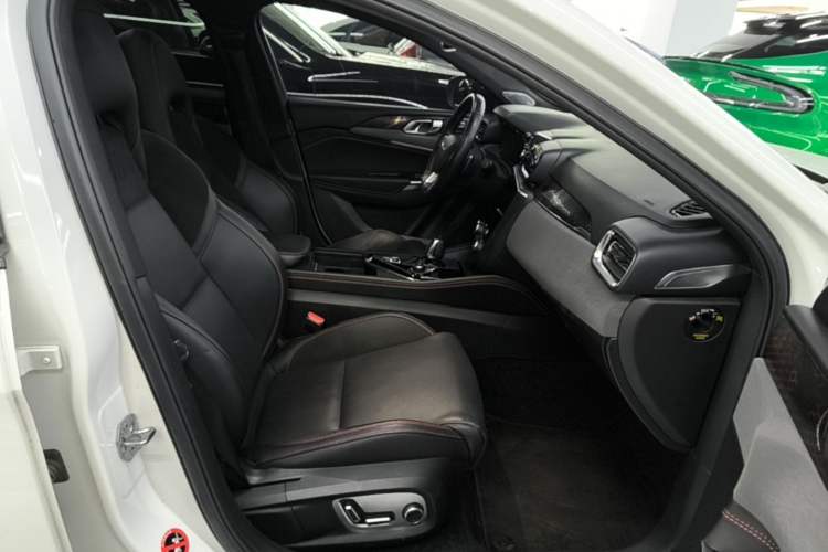 Used Lynk & Co 03 2019 2.0TD Automatic Jing Pro Edition Right Front Seat