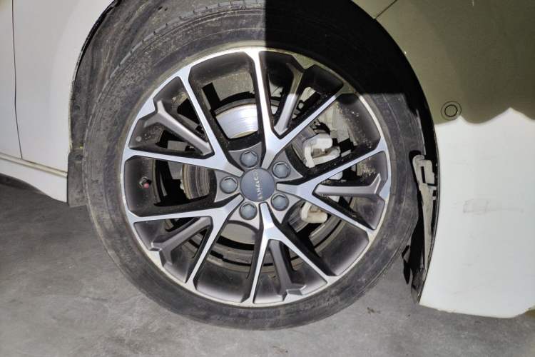 Used Lynk & Co 03 2019 1.5TD DCT JingPro Edition China VI Standard Right Front Wheel Hub