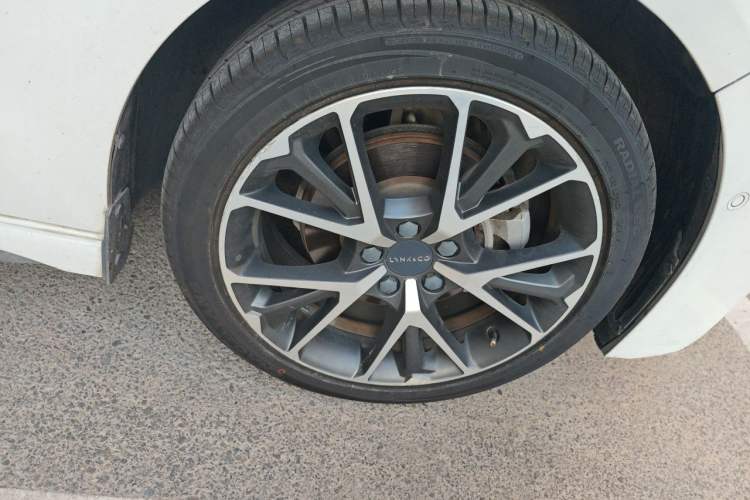 Used Lynk & Co 03 2019 1.5TD DCT JingPro Edition China VI Standard Right Front Wheel Hub