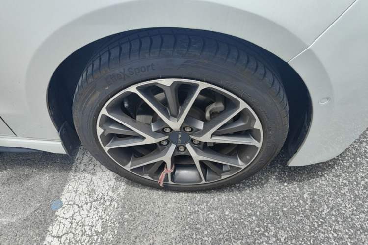 Used Lynk & Co 03 2019 1.5TD DCT JingPro Edition China VI Standard Right Front Wheel Hub