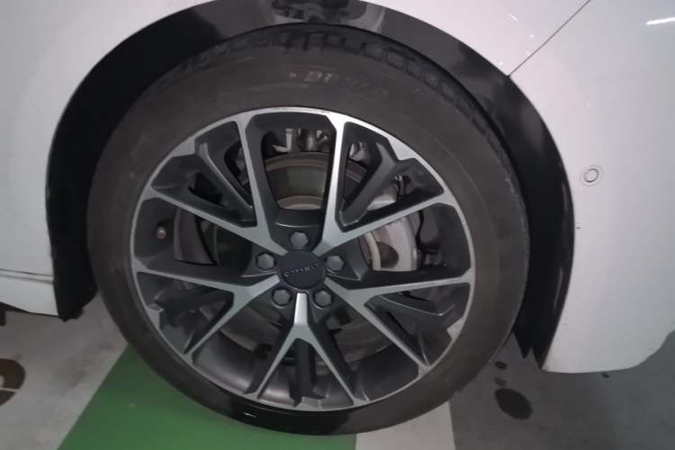 Used Lynk & Co 03 2019 1.5TD DCT JingPro Edition China VI Standard Right Front Wheel Hub