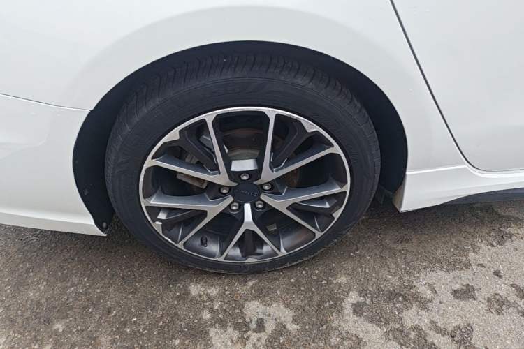 Used Lynk & Co 03 2019 2.0TD Automatic Jing Pro Edition Right Rear Wheel Hub