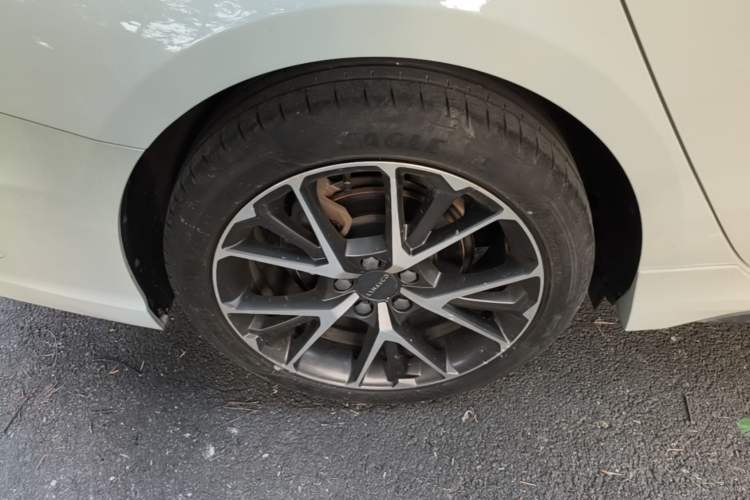 Used Lynk & Co 03 2019 2.0TD Automatic Jing Pro Edition Right Rear Wheel Hub