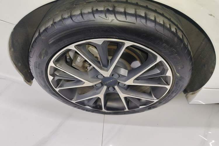Used Lynk & Co 03 2019 2.0TD Automatic Jing Pro Edition Right Rear Wheel Hub