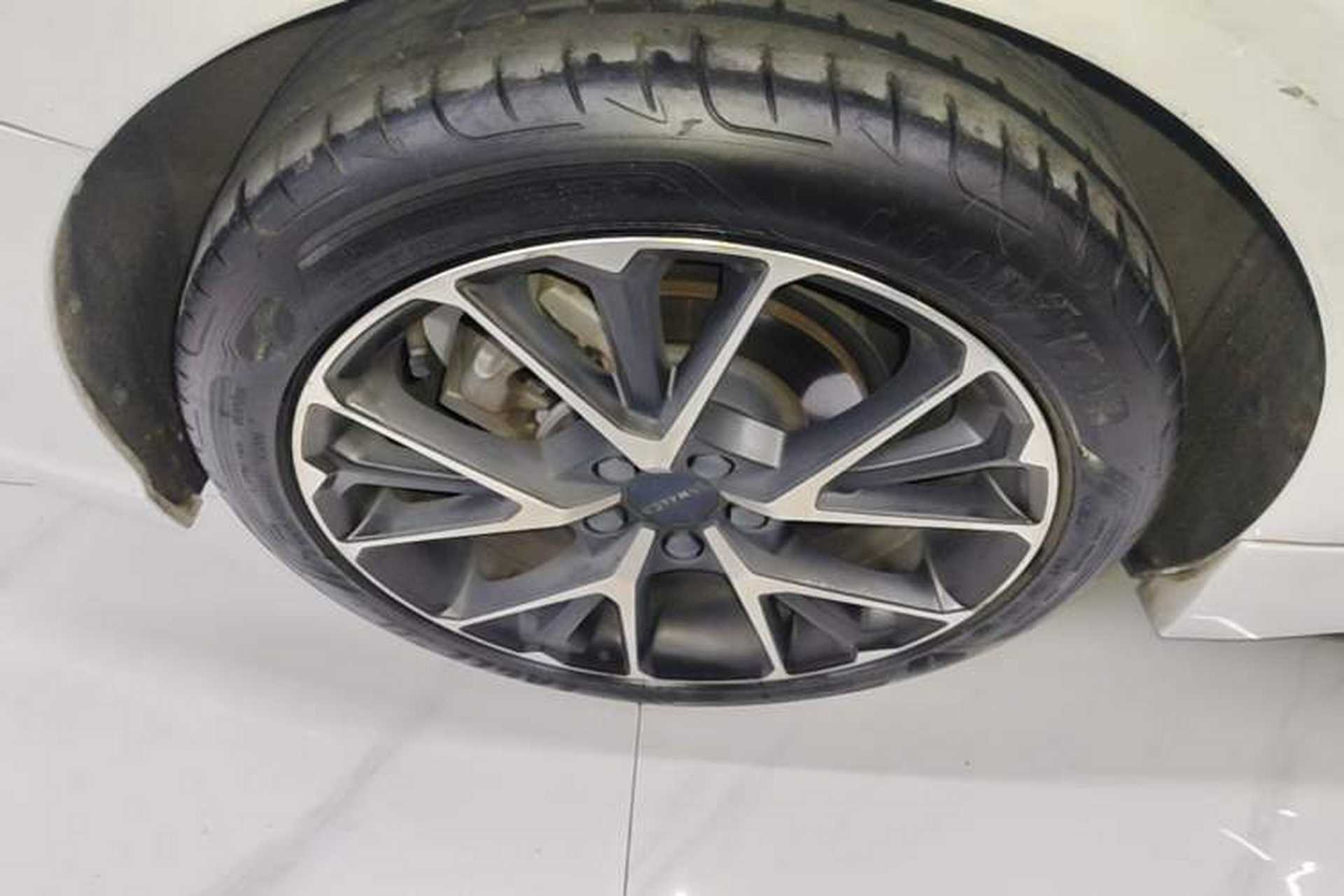 Used Lynk & Co 03 2019 2.0TD Automatic Jing Pro Edition Right Rear Wheel Hub