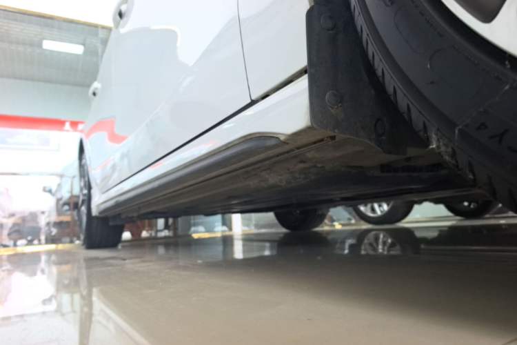Used Lynk & Co 03 2019 1.5TD DCT JingPro Edition China VI Standard Right Side Sill