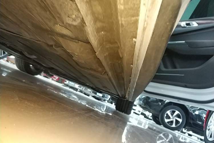 Used Lynk & Co 03 2019 2.0TD Automatic Trend Edition Right Side Sill