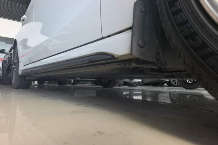 Used Lynk & Co 03 2019 1.5TD DCT JingPro Edition China VI Standard Right Side Sill