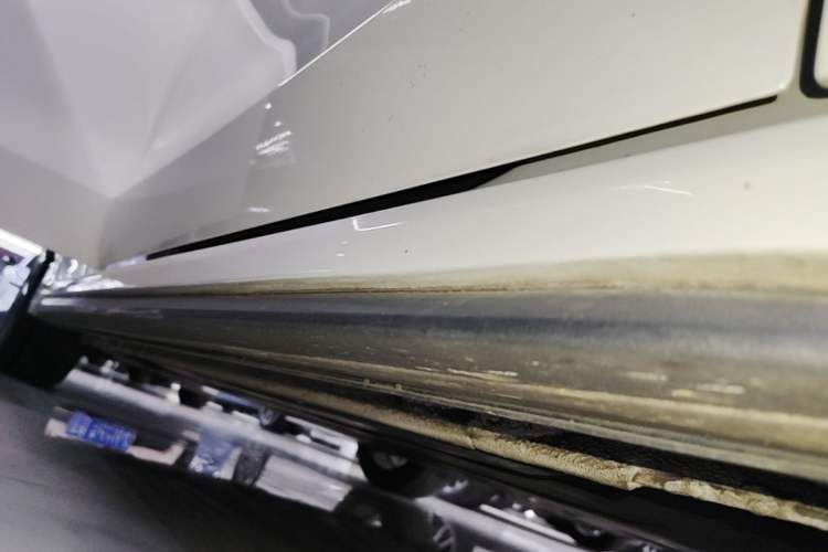 Used Lynk & Co 03 2019 2.0TD Automatic Jing Pro Edition Right Side Sill