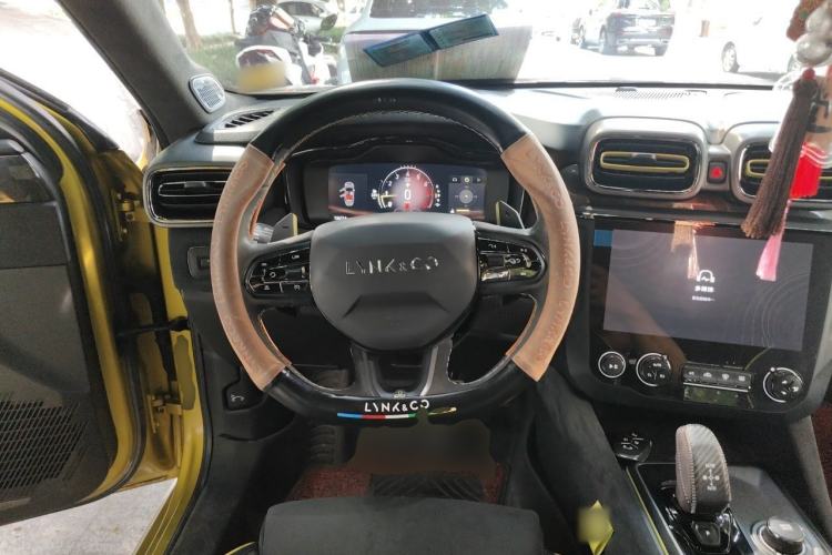 Used Lynk & Co 03 2019 03+ 2.0TD Automatic Wind-Chasing Edition Steering Wheel