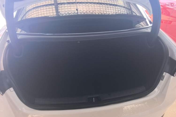 Used Lynk & Co 03 2019 1.5TD DCT JingPro Edition China VI Standard Trunk