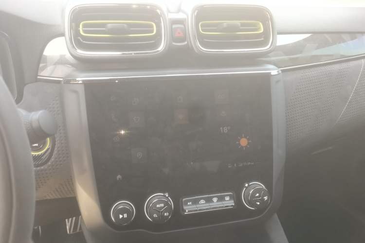 Used Lynk & Co 03 2019 03+ 2.0TD Automatic Wind-Chasing Edition Audio And AC Panel