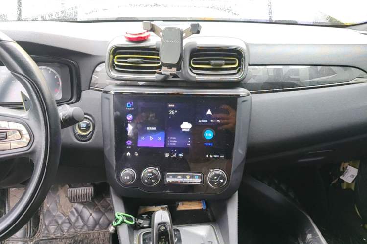 Used Lynk & Co 03 2019 03+ 2.0TD Automatic Hunter Edition Audio And AC Panel