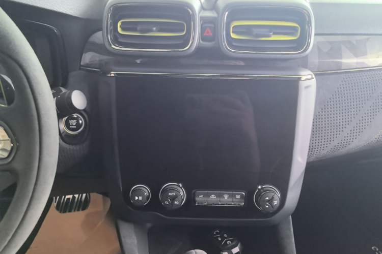 Used Lynk & Co 03 2019 03+ 2.0TD Automatic Wind-Chasing Edition Audio And AC Panel