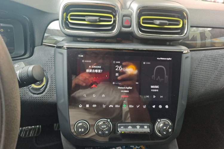 Used Lynk & Co 03 2019 03+ 2.0TD Automatic Performance Package Version Audio And AC Panel