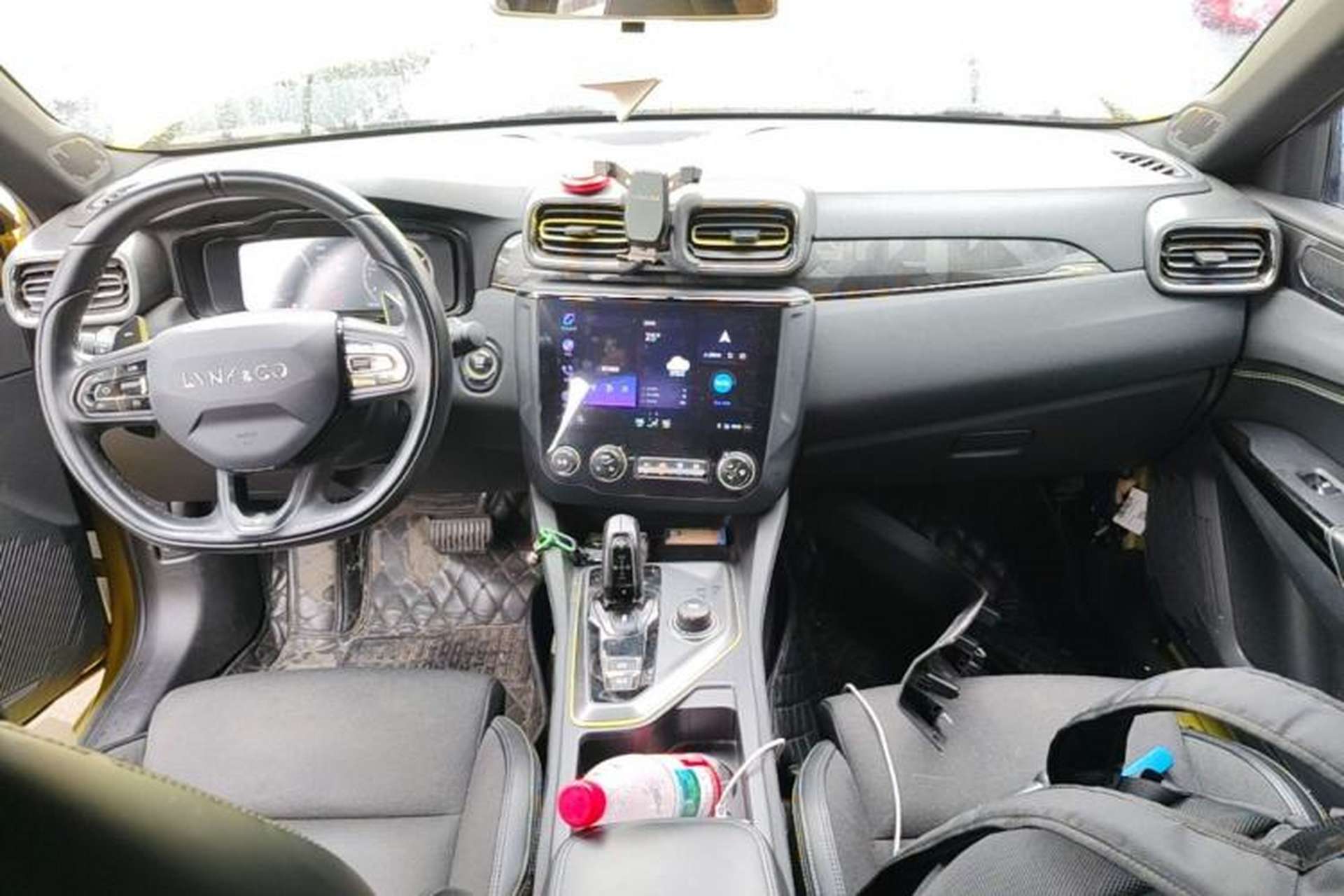 Used Lynk & Co 03 2019 03+ 2.0TD Automatic Hunter Edition Center Console