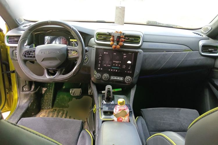 Used Lynk & Co 03 2019 03+ 2.0TD Automatic Wind-Chasing Edition Center Console