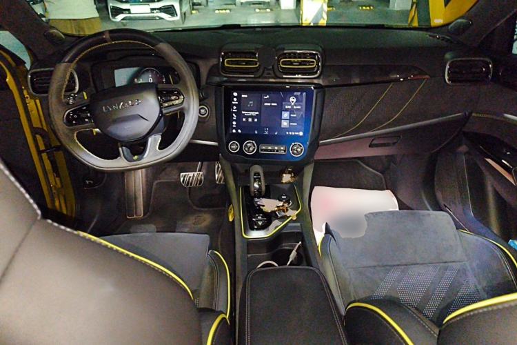 Used Lynk & Co 03 2019 03+ 2.0TD Automatic Wind-Chasing Edition Center Console