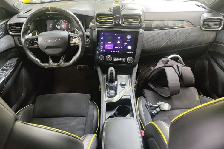 Used Lynk & Co 03 2019 03+ 2.0TD Automatic Wind-Chasing Edition Center Console