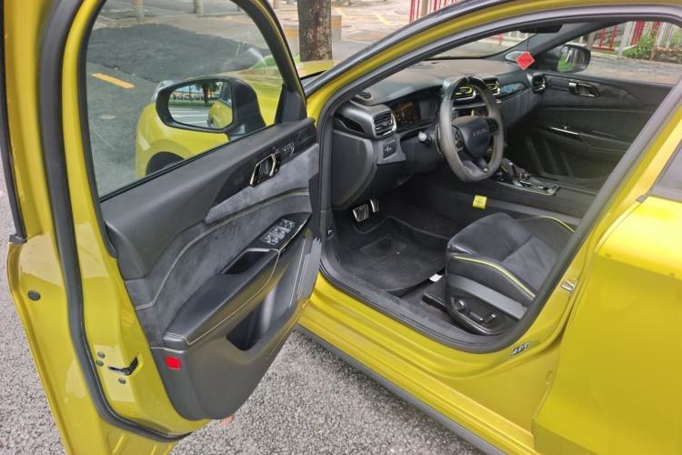 Used Lynk & Co 03 2019 03+ 2.0TD Automatic Performance Package Version Driver Seat