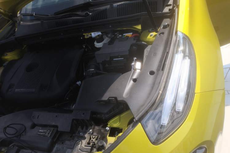 Used Lynk & Co 03 2019 03+ 2.0TD Automatic Wind-Chasing Edition Engine Bay Left