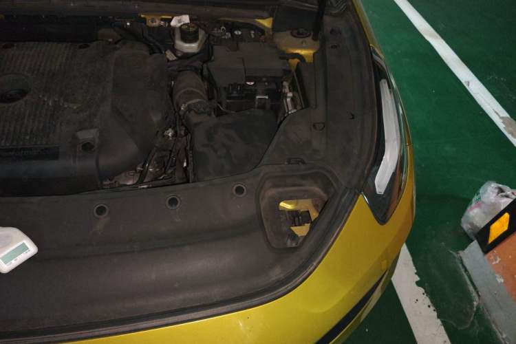 Used Lynk & Co 03 2019 03+ 2.0TD Automatic Hunter Edition Engine Bay Left