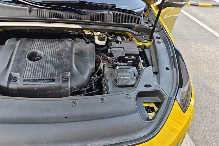 Used Lynk & Co 03 2019 03+ 2.0TD Automatic Wind-Chasing Edition Engine Bay Left
