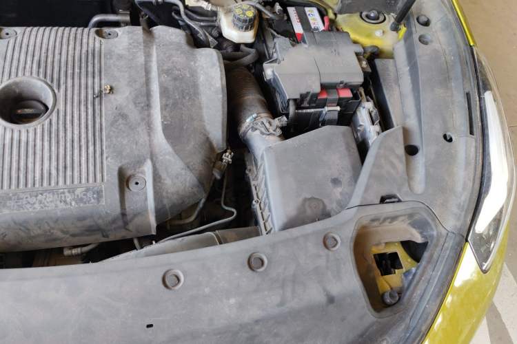 Used Lynk & Co 03 2019 03+ 2.0TD Automatic Wind-Chasing Edition Engine Bay Left
