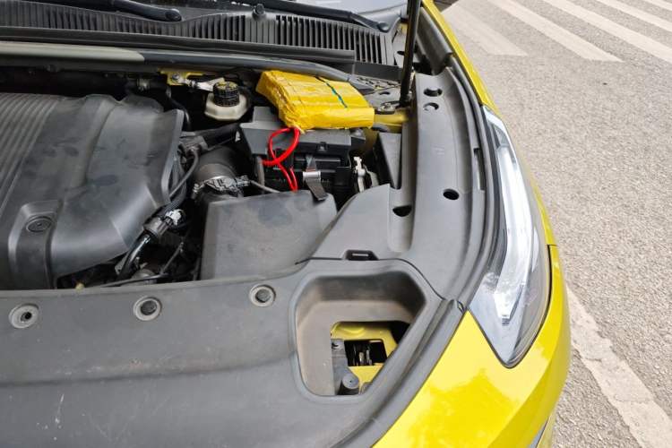 Used Lynk & Co 03 2019 03+ 2.0TD Automatic Wind-Chasing Edition Engine Bay Left