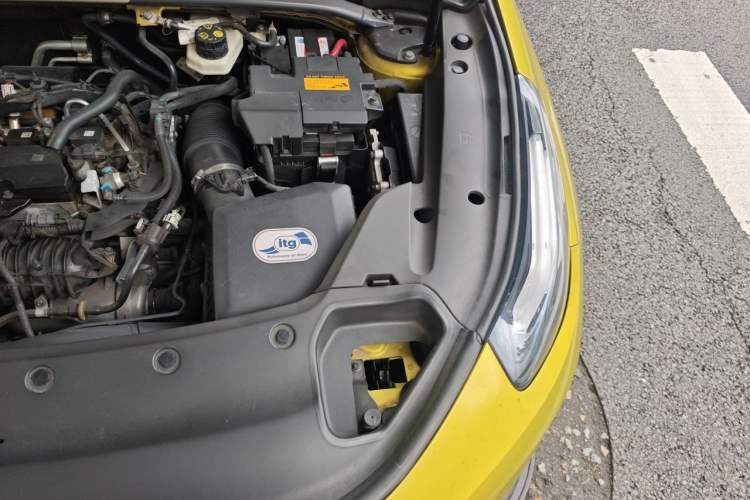 Used Lynk & Co 03 2019 03+ 2.0TD Automatic Performance Package Version Engine Bay Left
