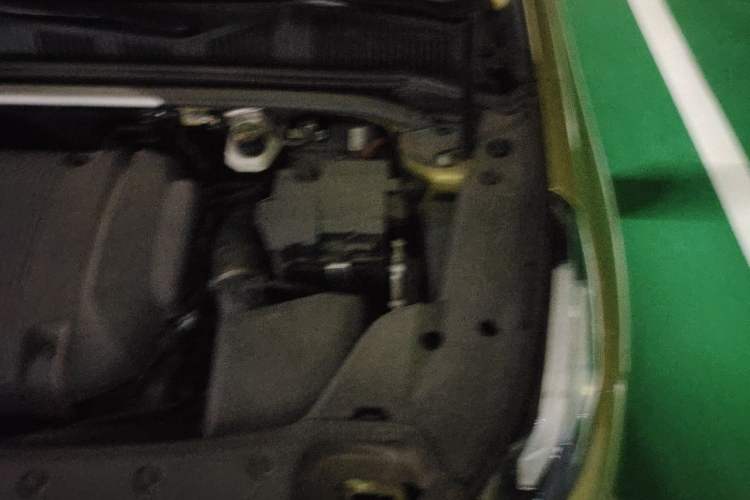 Used Lynk & Co 03 2019 03+ 2.0TD Automatic Wind-Chasing Edition Engine Bay Left