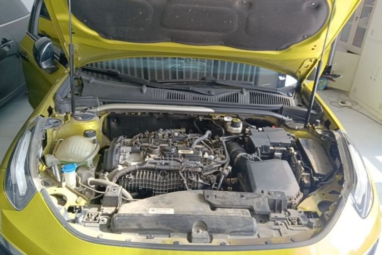 Used Lynk & Co 03 2019 03+ 2.0TD Automatic Wind-Chasing Edition Engine Bay