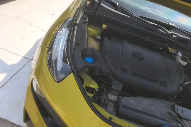 Used Lynk & Co 03 2019 03+ 2.0TD Automatic Wind-Chasing Edition Engine Bay Right