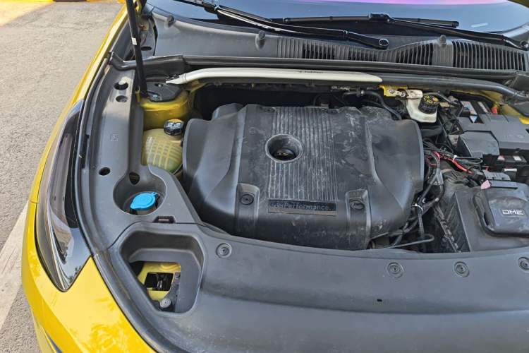 Used Lynk & Co 03 2019 03+ 2.0TD Automatic Wind-Chasing Edition Engine Bay Right