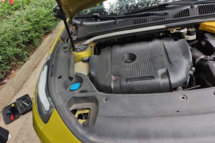 Used Lynk & Co 03 2019 03+ 2.0TD Automatic Wind-Chasing Edition Engine Bay Right