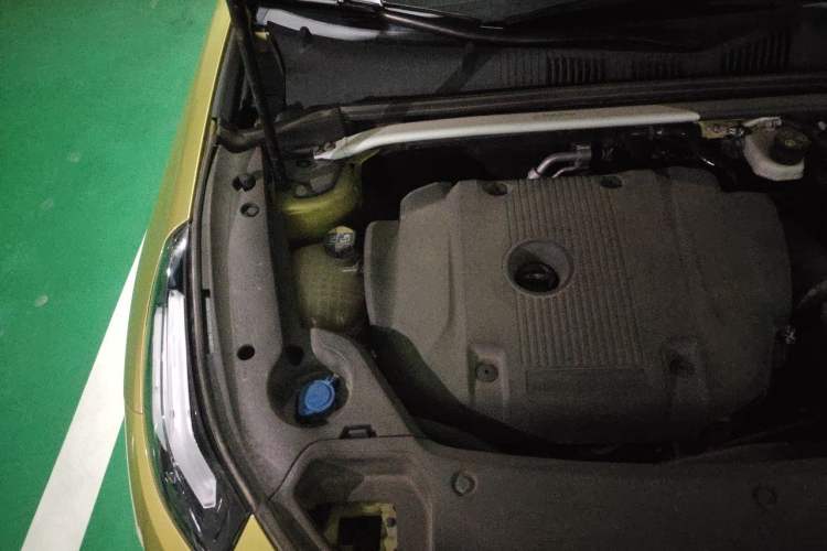 Used Lynk & Co 03 2019 03+ 2.0TD Automatic Wind-Chasing Edition Engine Bay Right