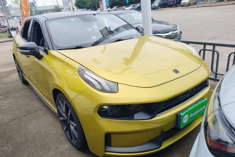 Used Lynk & Co 03 2019 03+ 2.0TD Automatic Hunter Edition Front Right 45 Deg