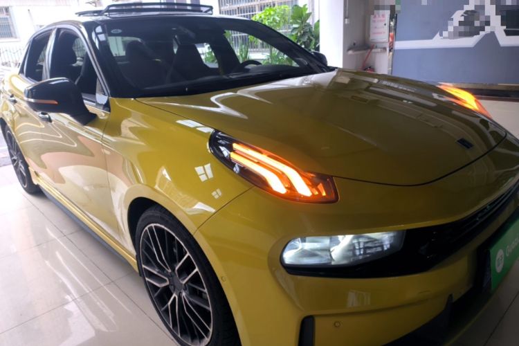 Used Lynk & Co 03 2019 03+ 2.0TD Automatic Wind-Chasing Edition Front Right 45 Deg